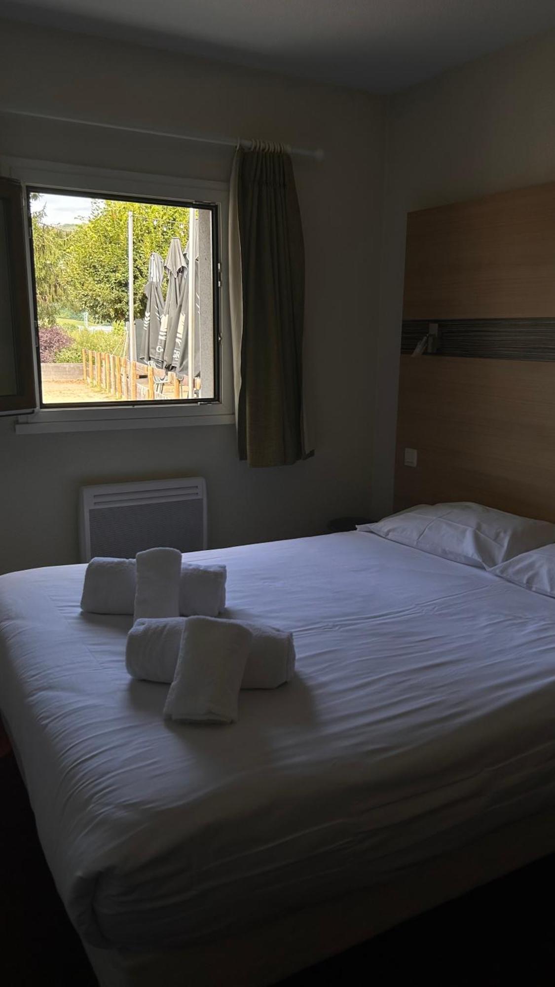 Beaujour & Bonsoir Hotel - Restaurant Villy-le-Pelloux エクステリア 写真