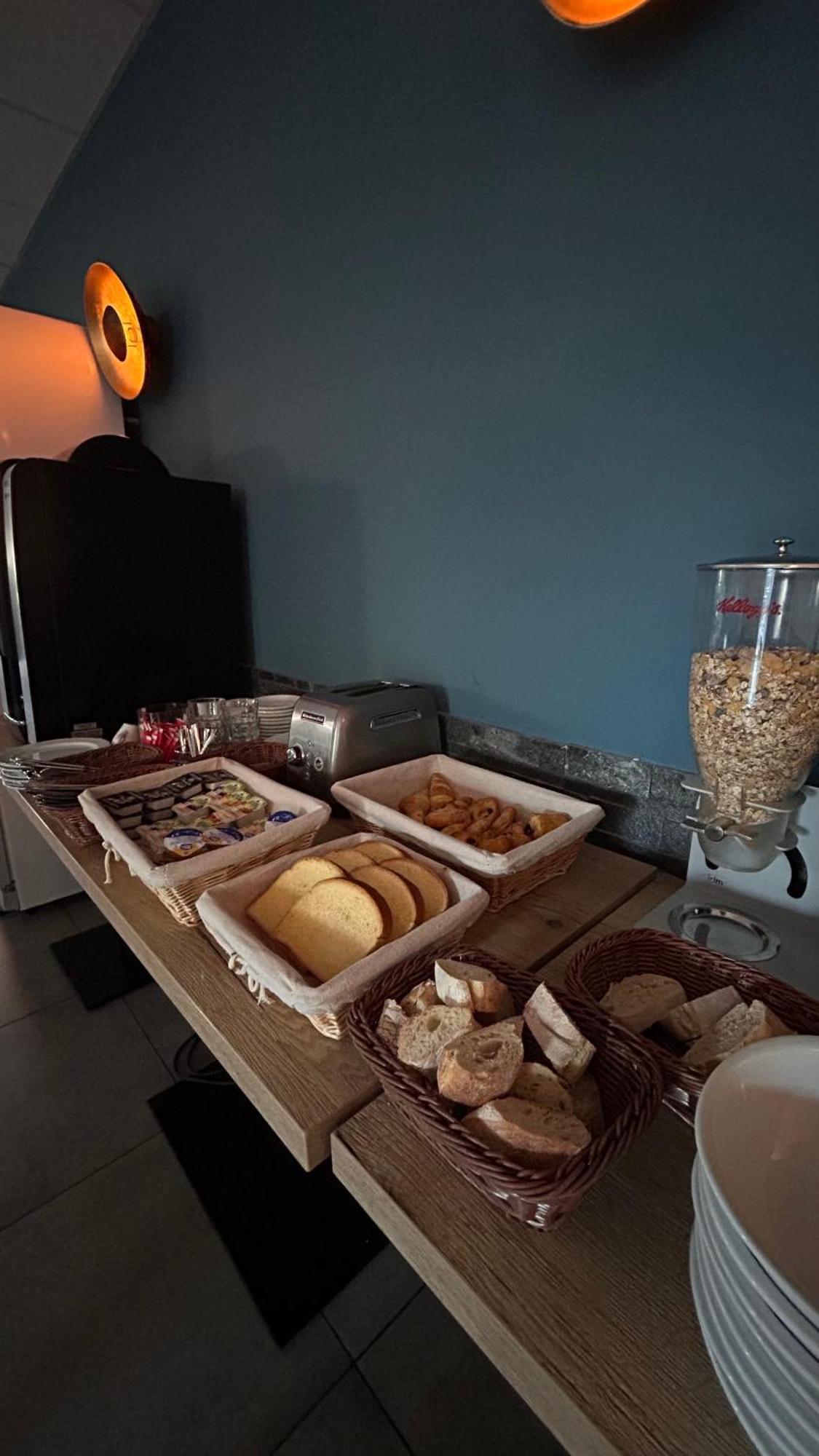 Beaujour & Bonsoir Hotel - Restaurant Villy-le-Pelloux エクステリア 写真