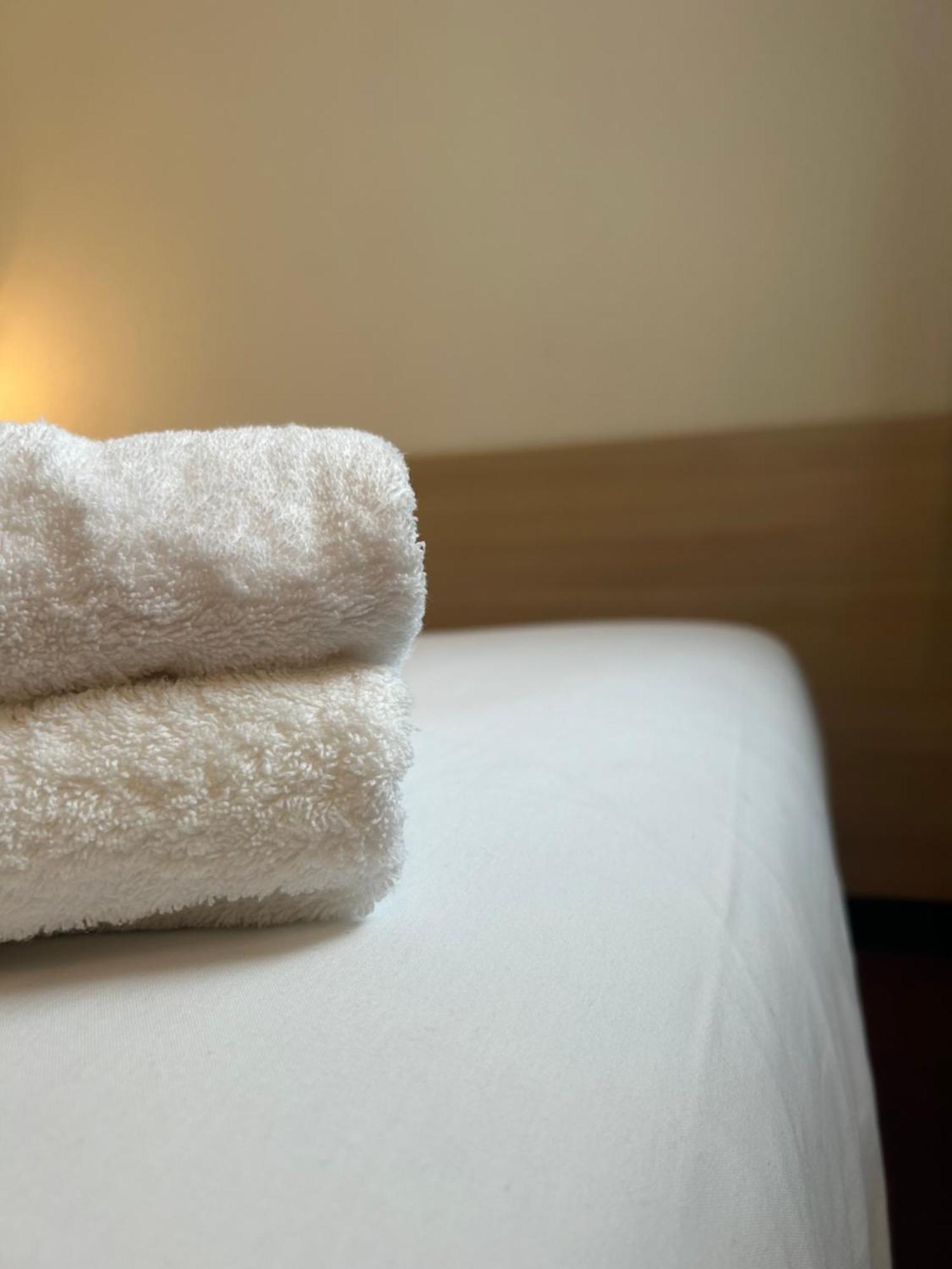 Beaujour & Bonsoir Hotel - Restaurant Villy-le-Pelloux エクステリア 写真
